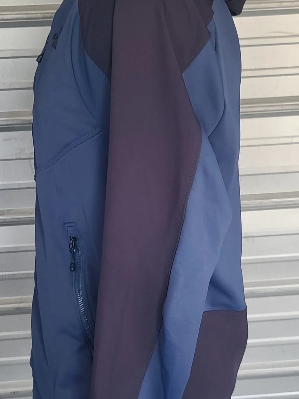 The North Face Men's Medium Blue Softshell Hooded Jacket